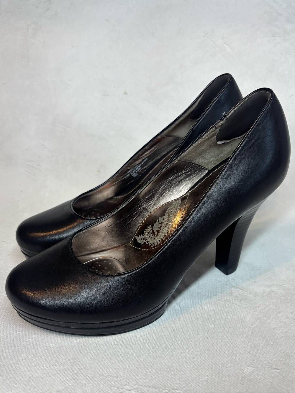 Sofft Classic Black Women's Pump Heels, platform, round toe, 7.5, leather!